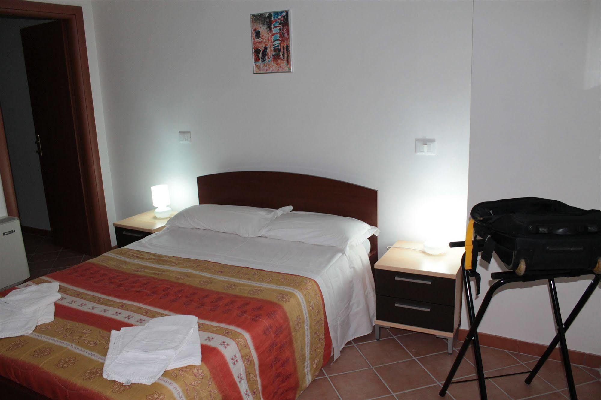 Residence Sol Levante Фраскати Екстериор снимка